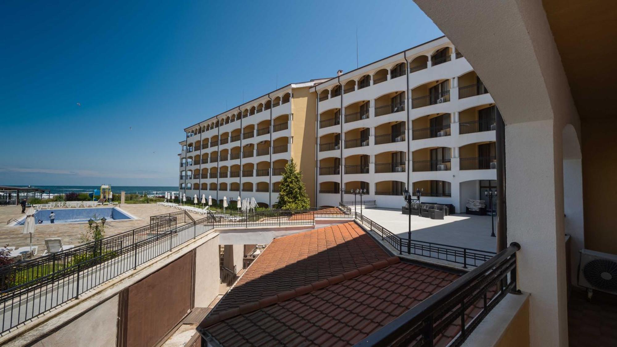 Първа Линия Хотел С Адрес К-С Реджина Маре Царево Tsarévo Extérieur photo